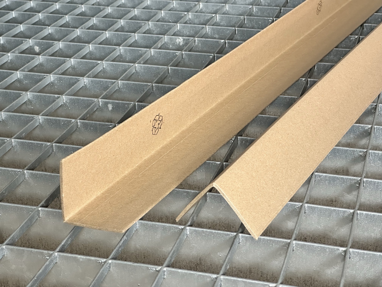 Kantenschutzwinkel aus Pappe  Einfacher Schutz für Paletten